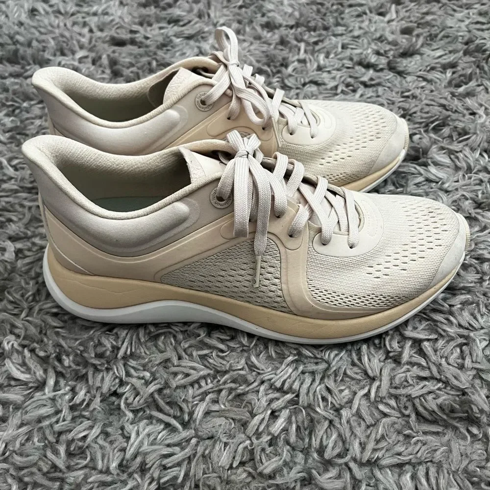 Lululemon chargefeel low rise athletic sneakers prosecco size 8